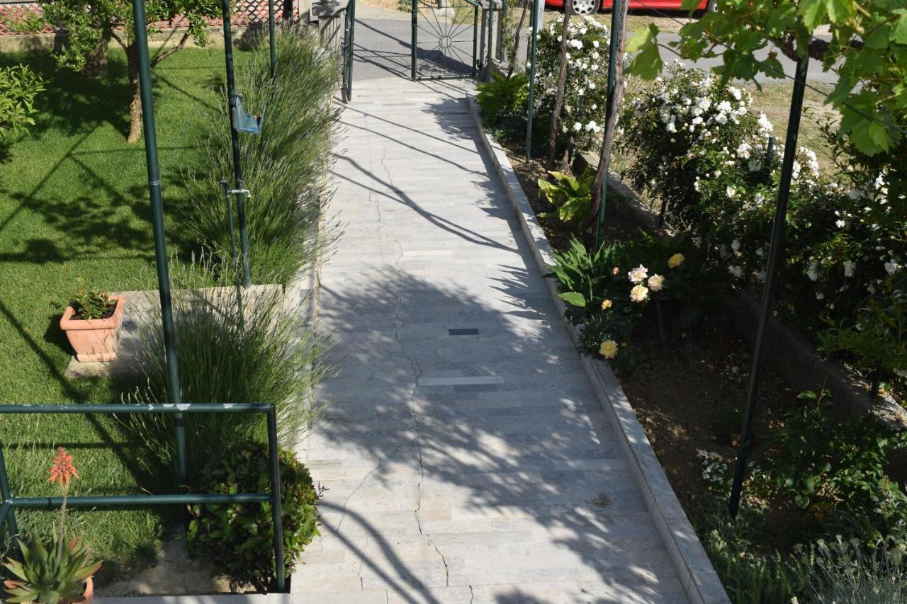 Apartments With A Parking Space Rab - 12383 Banjol Ngoại thất bức ảnh